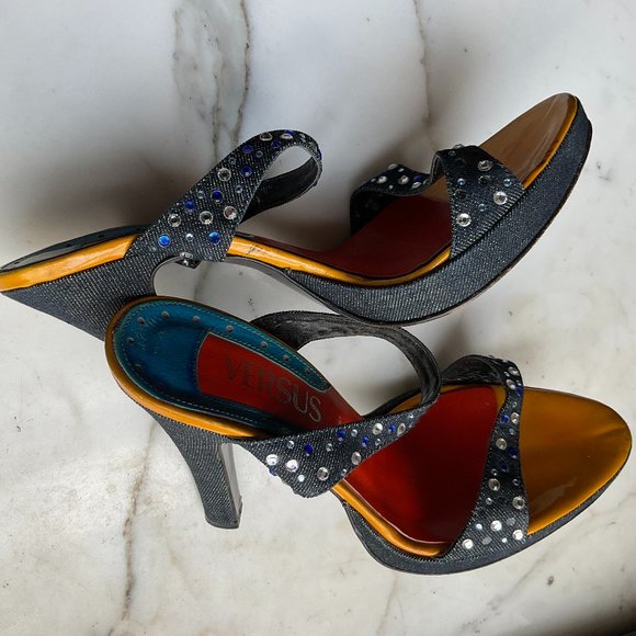 vintage VERSUS embellished denim and orange patent leather platform sandals - Picture 6 of 7